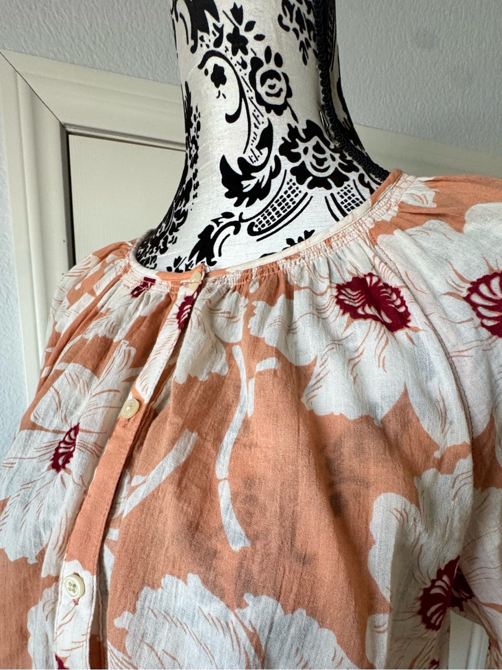 Madewell Peach and White Floral Button-Front Blouse - Picture 8 of 9